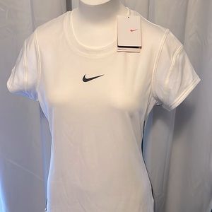 Women’s NIKE short sleeve small size white top